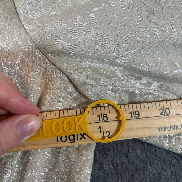 St John Womens Suit Set Ivory Blazer Pants Beige Snake Print Metallic Size 8 NWT - Picture 13 of 16